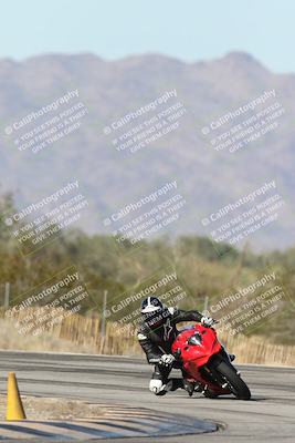 media/Dec-01-2025-Moto Forza (Mon) [[2daa91e15f]]/2-Intermediate Group/Session 3 (Turn 3)/